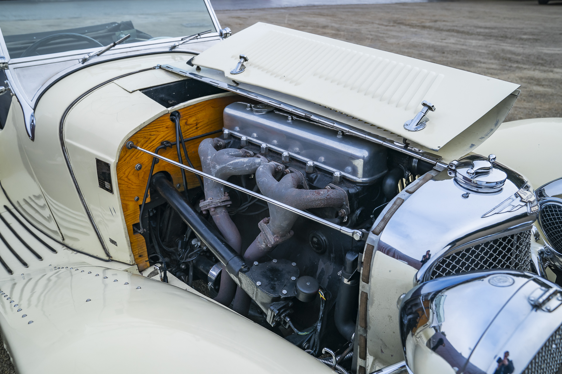 Jaguar_SS_engine-27