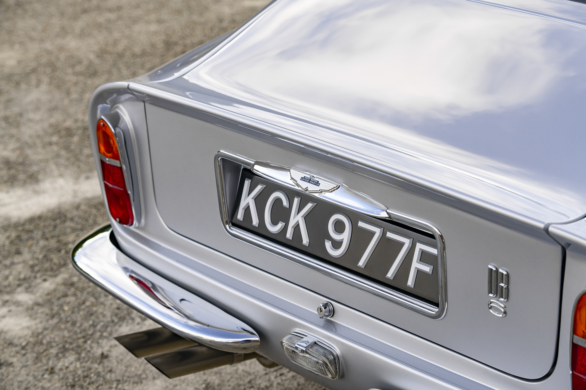 Aston Martin_DB6-P17