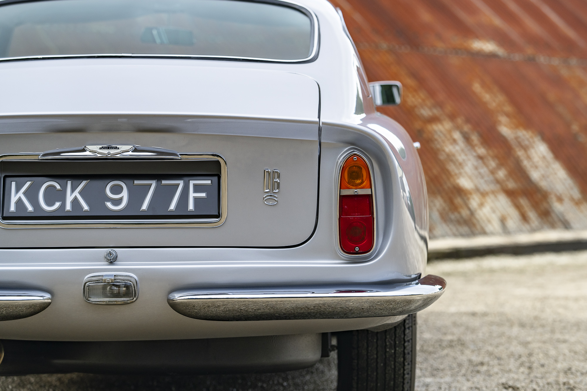 Aston Martin_DB6-P21