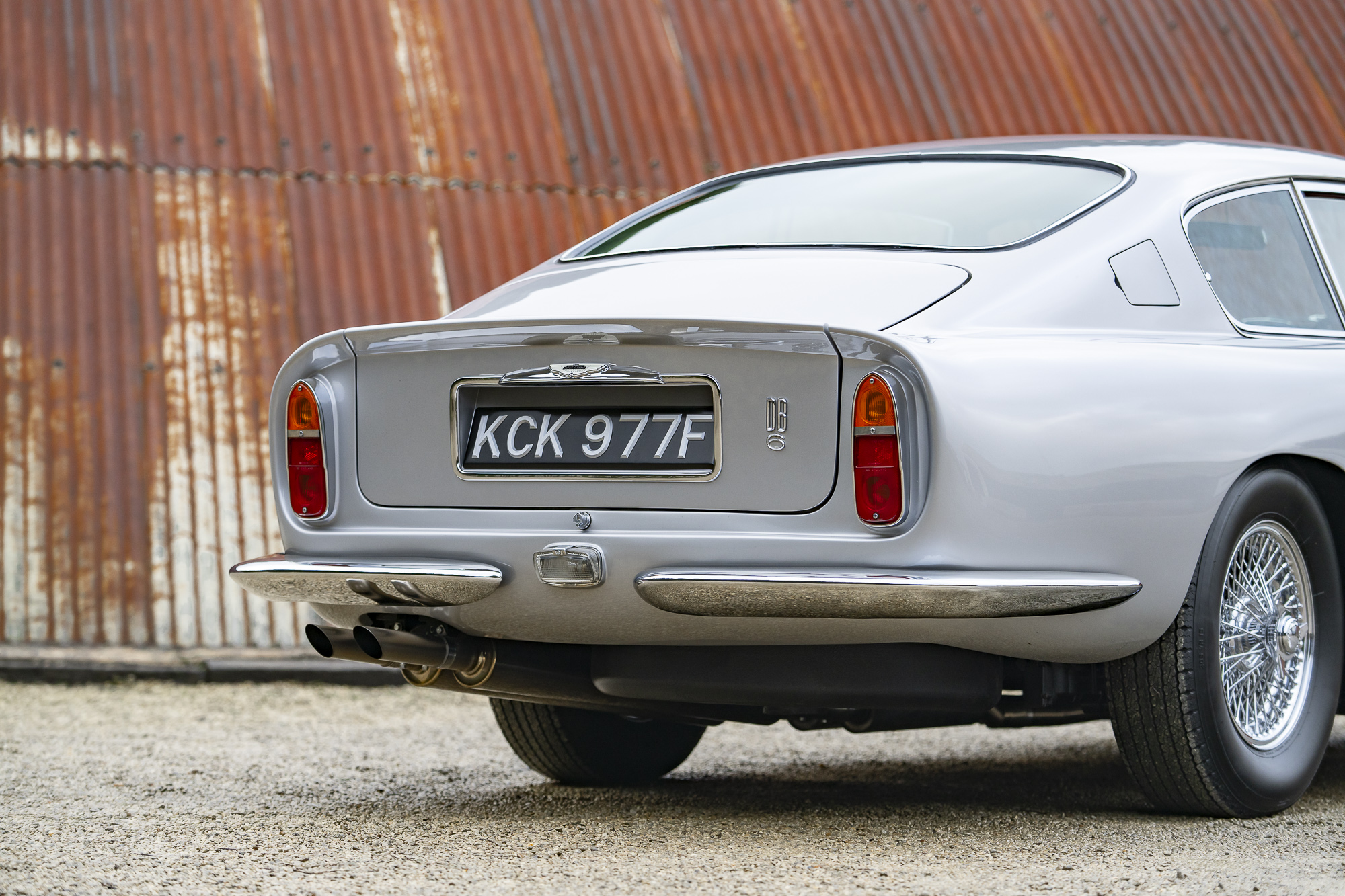 Aston Martin_DB6-P22