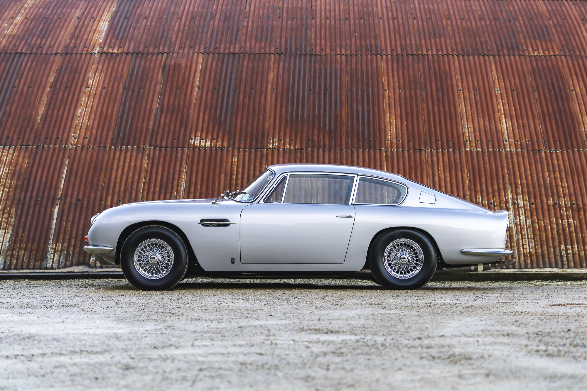 Aston Martin_DB6-P3