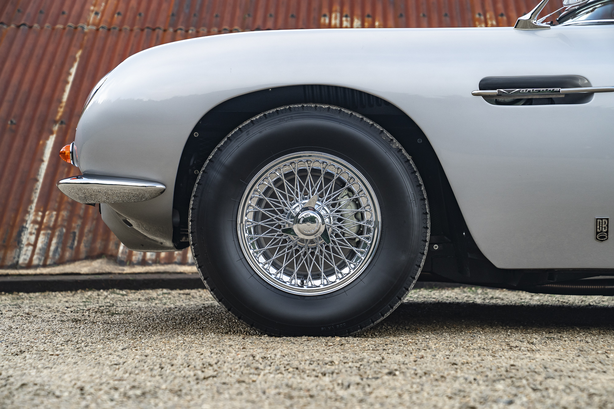 Aston Martin_DB6-P43