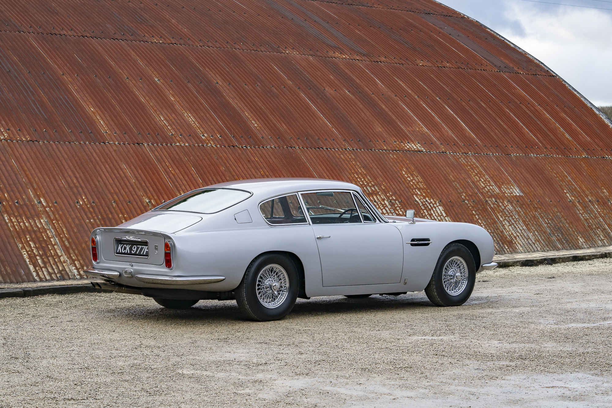 Aston Martin_DB6-P7