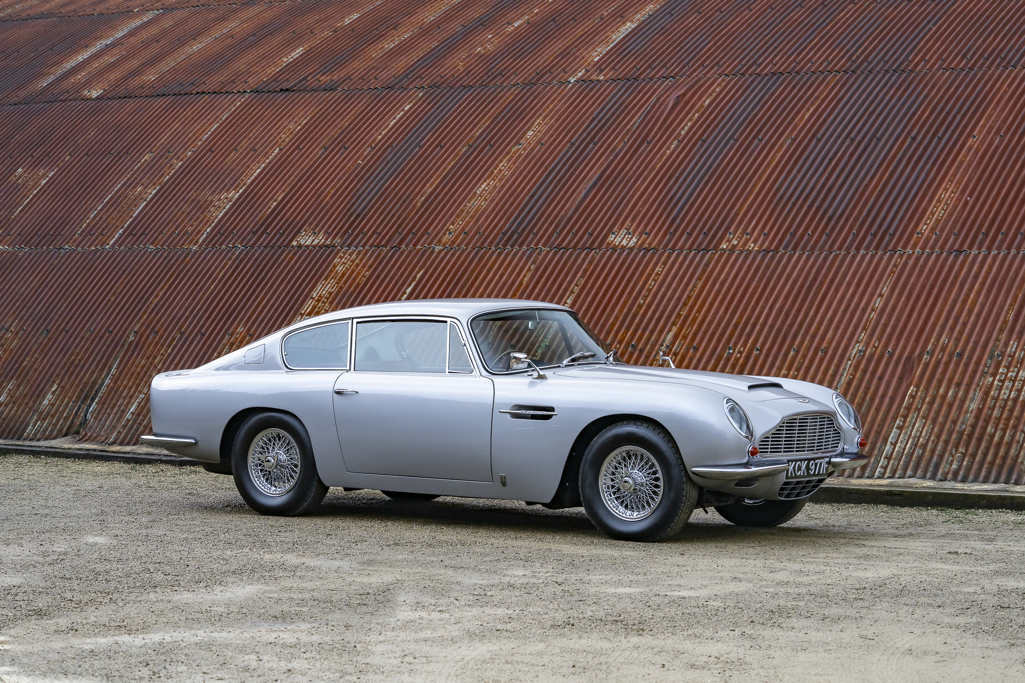 Aston Martin_DB6-P8