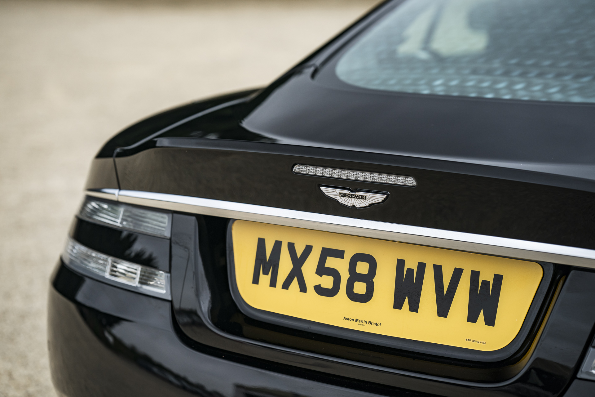 2008_Aston Martin_DBS-P11