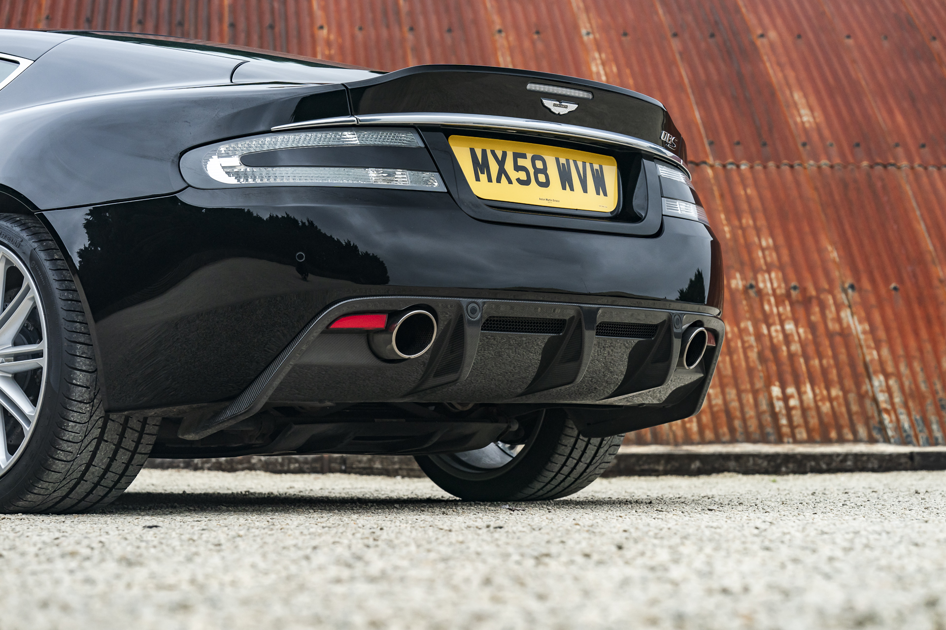 2008_Aston Martin_DBS-P17