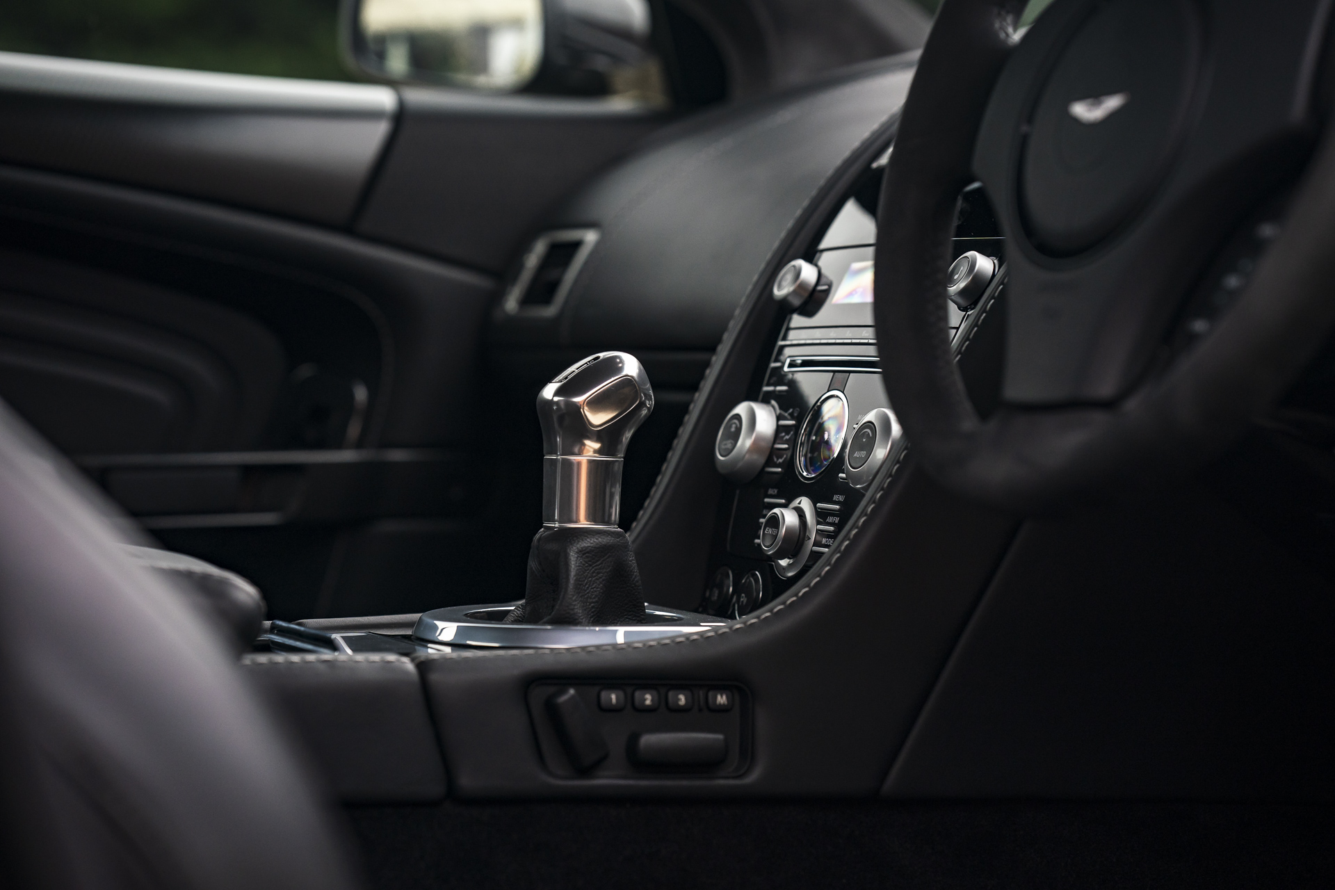 2008_Aston Martin_DBS-P22