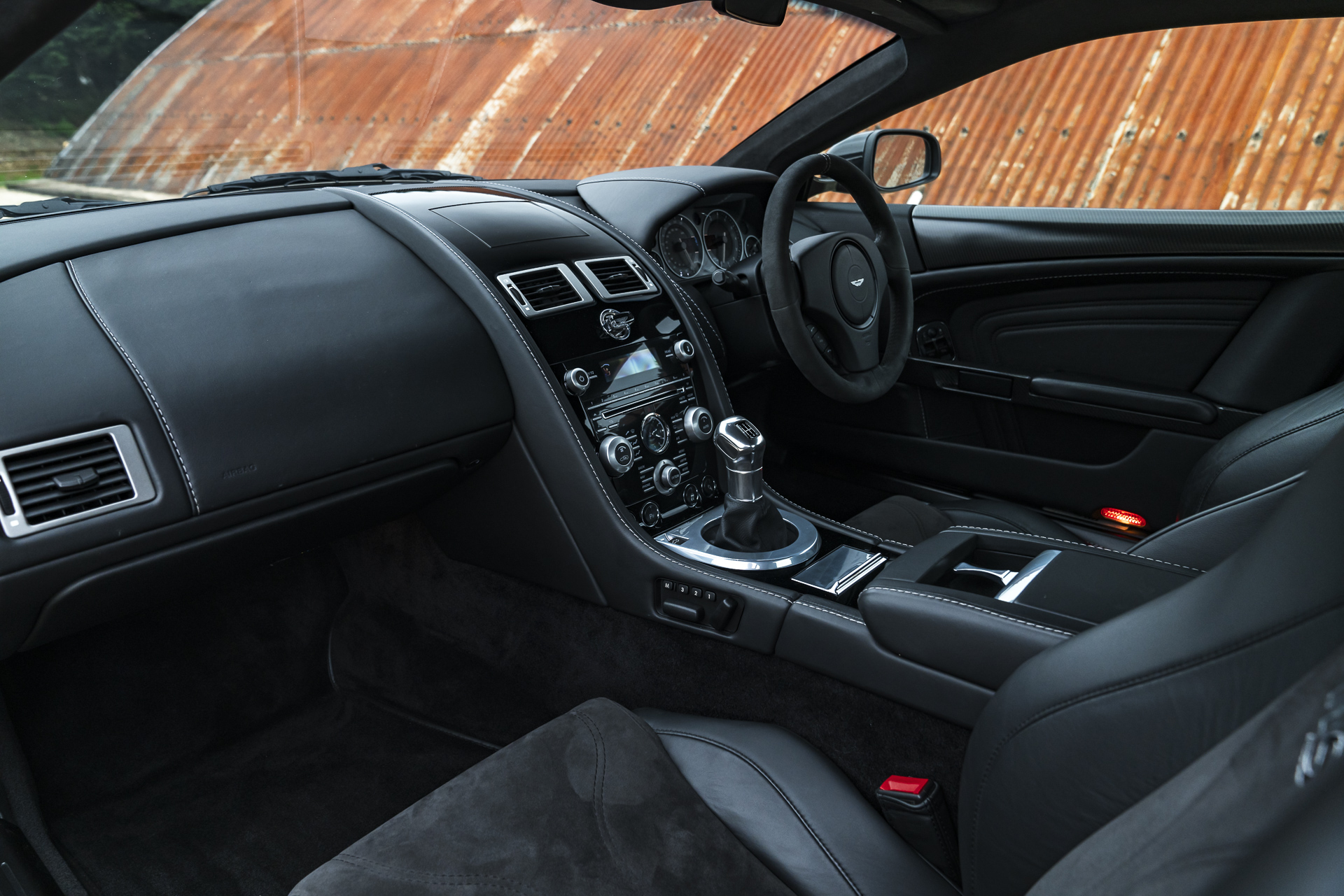 2008_Aston Martin_DBS-P26
