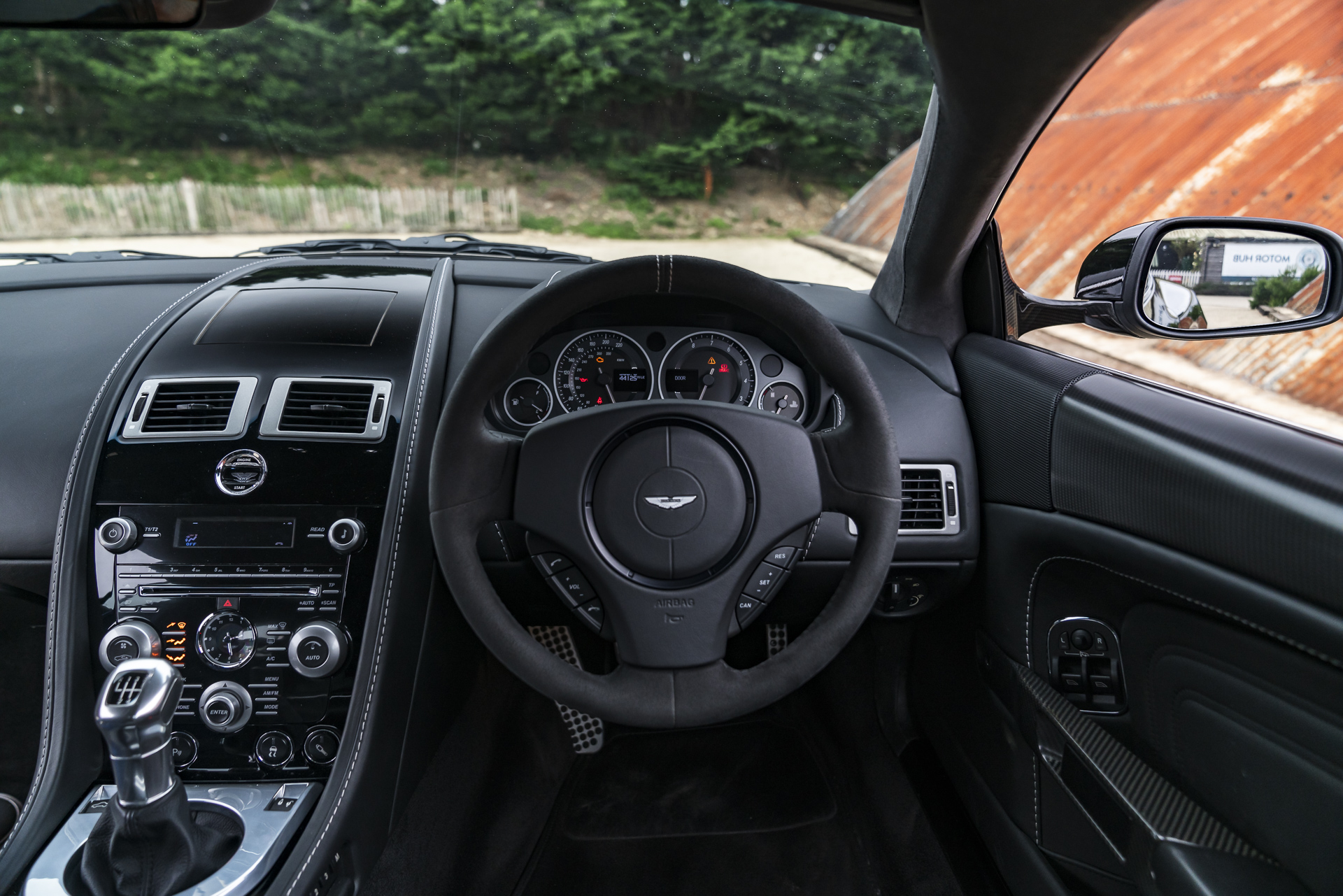 2008_Aston Martin_DBS-P30