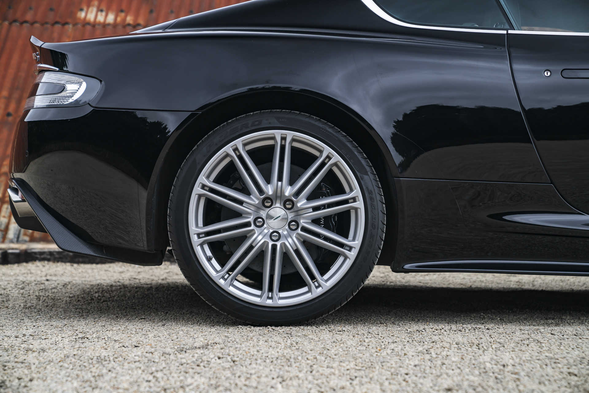 2008_Aston Martin_DBS-P35