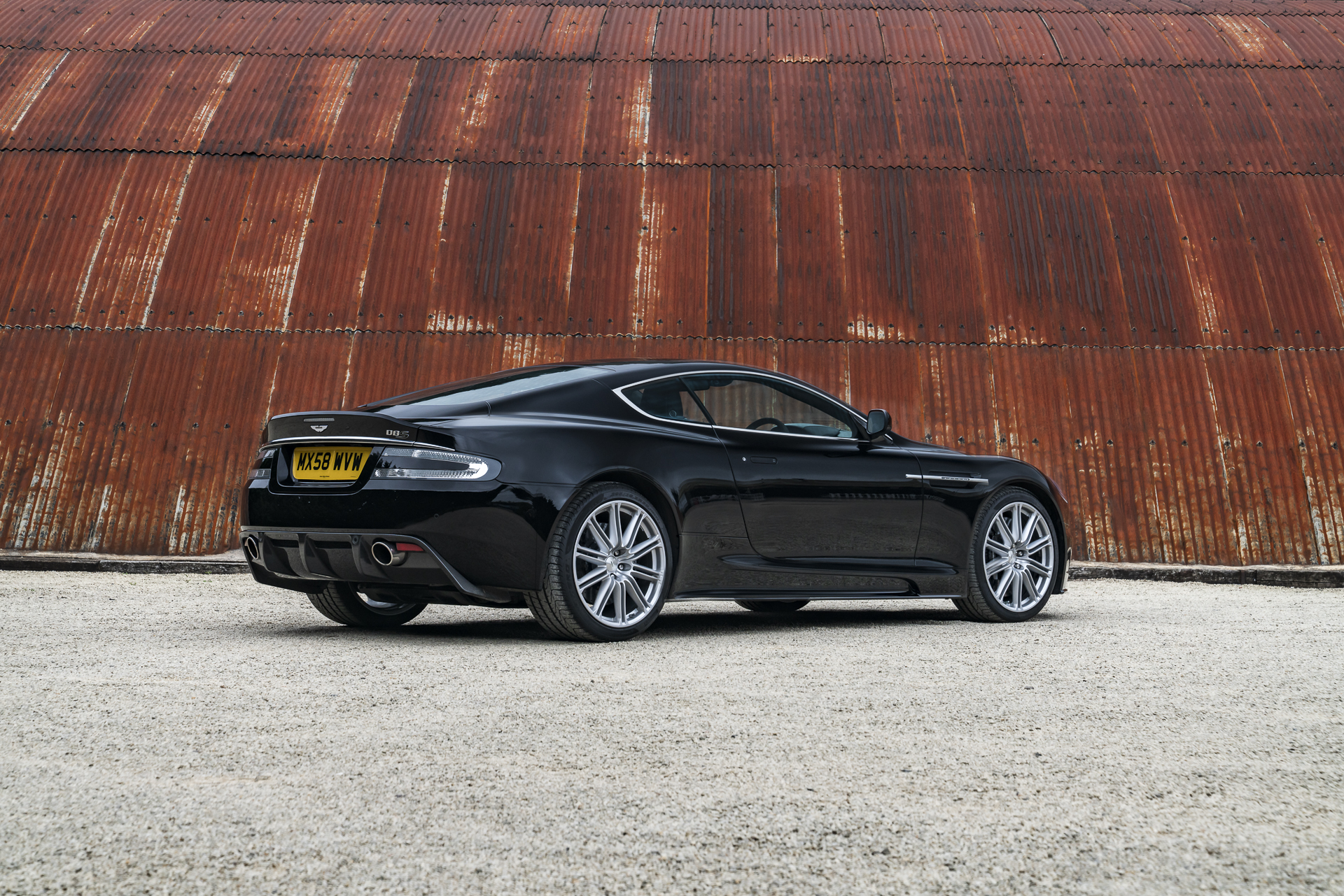 2008_Aston Martin_DBS-P8