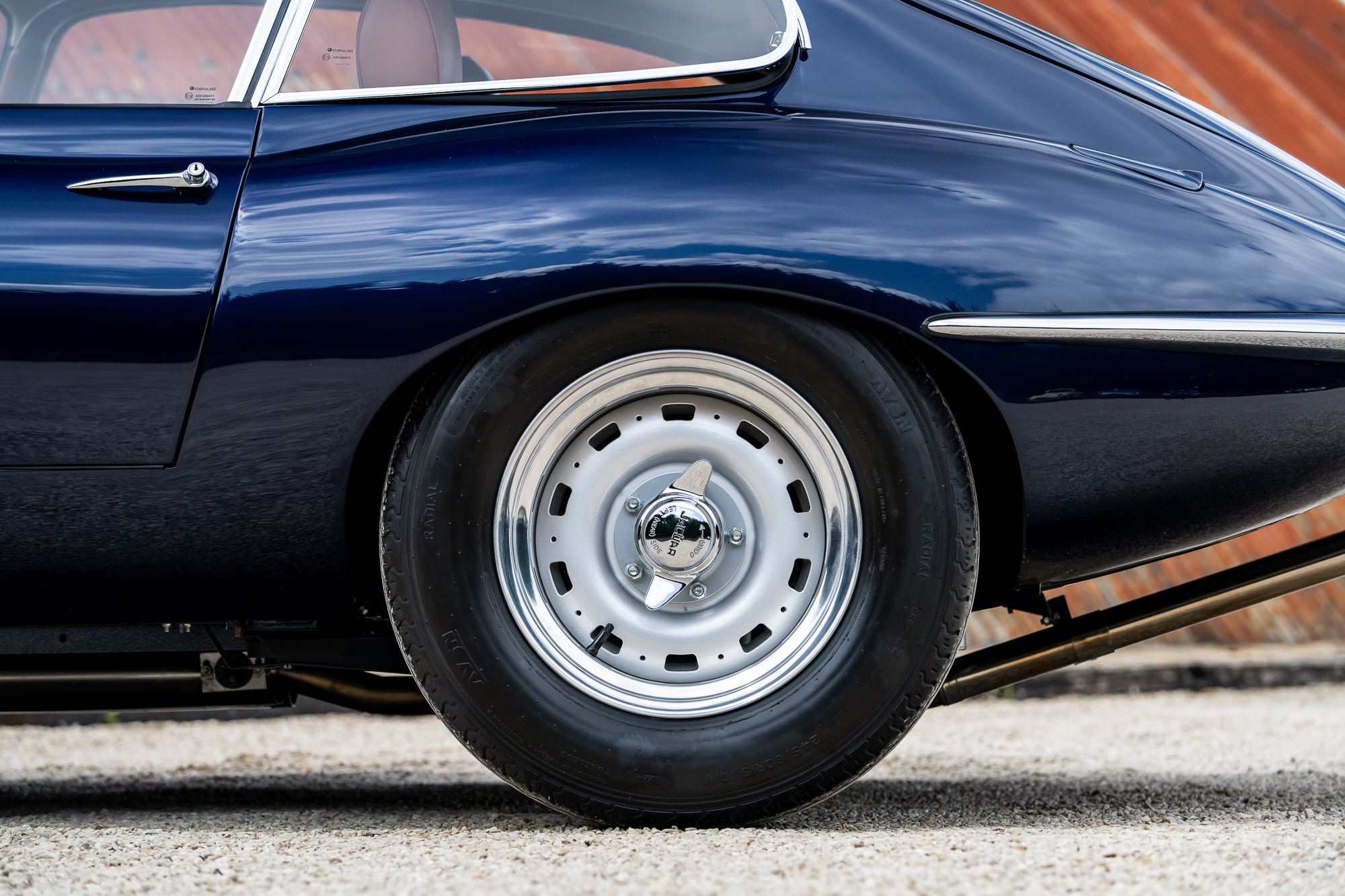 Jaguar_Etype_Restomod-P39
