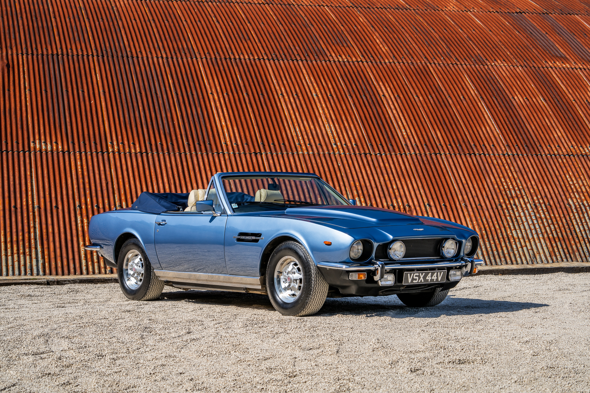 Aston Martin V8 Volante-P1