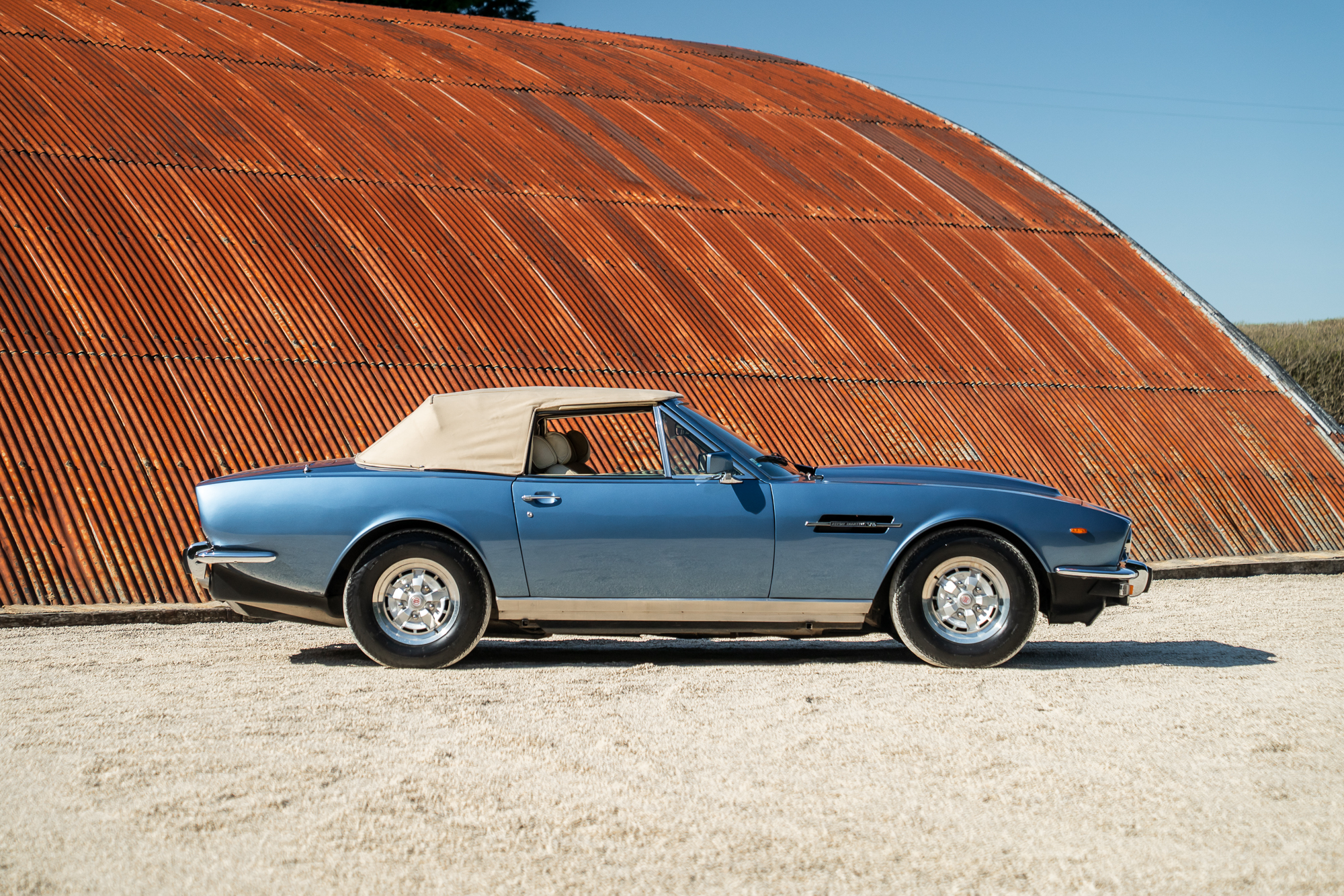 Aston Martin V8 Volante-P11
