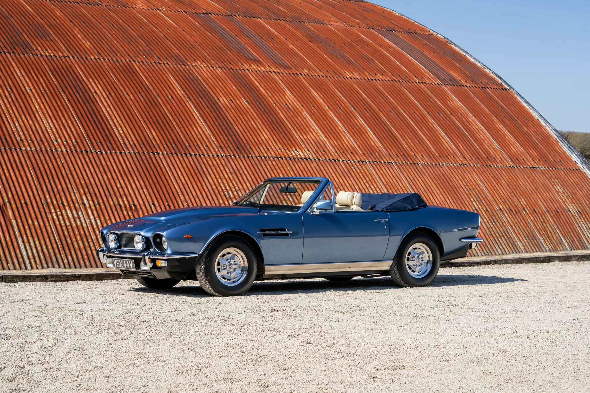 Aston Martin V8 Volante-P2