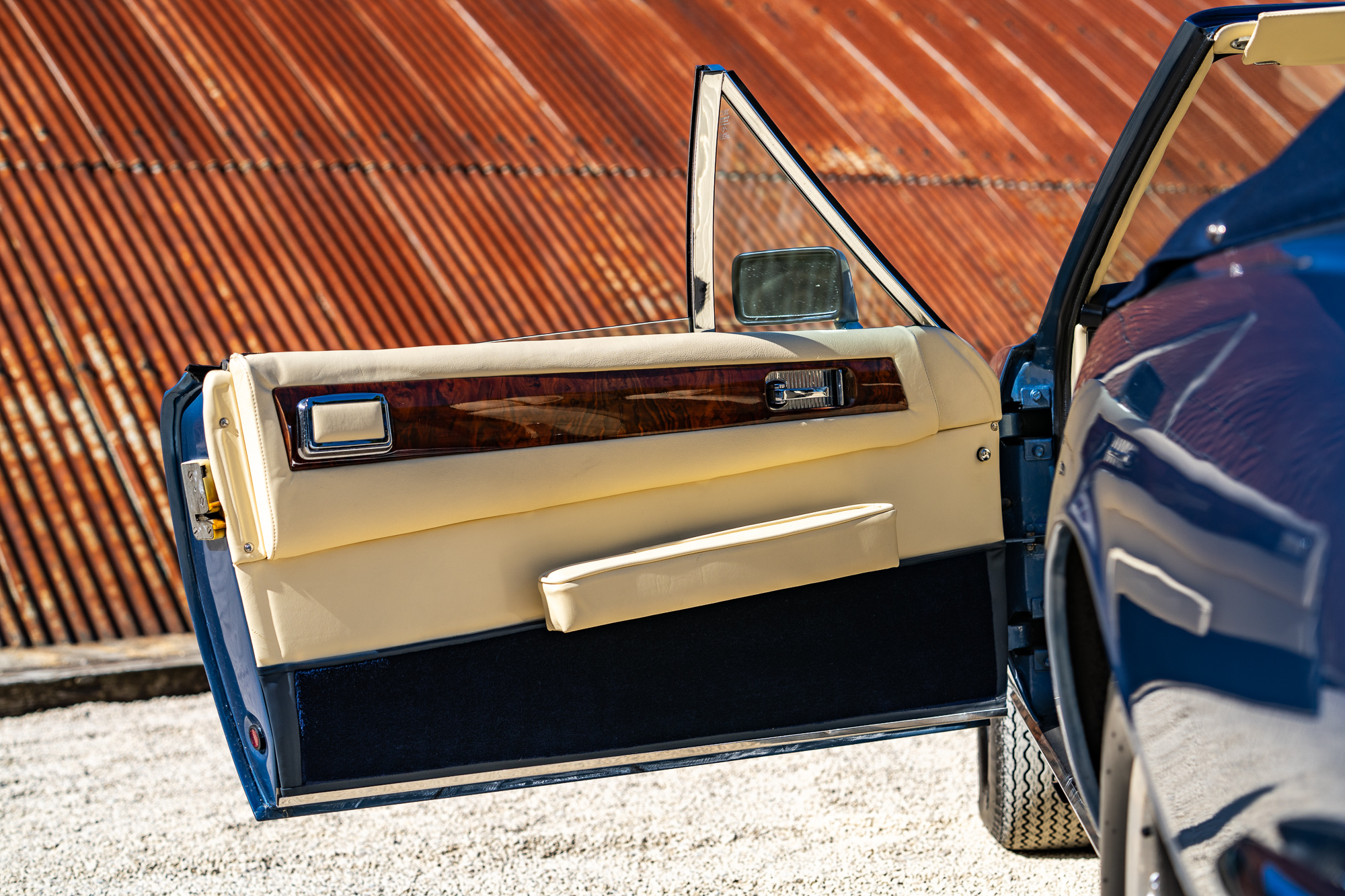 Aston Martin V8 Volante-P21
