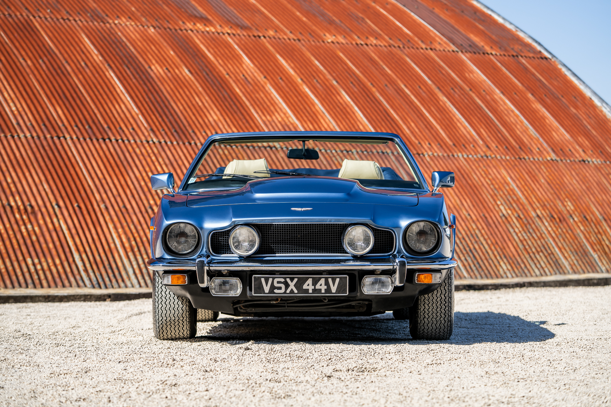 Aston Martin V8 Volante-P3