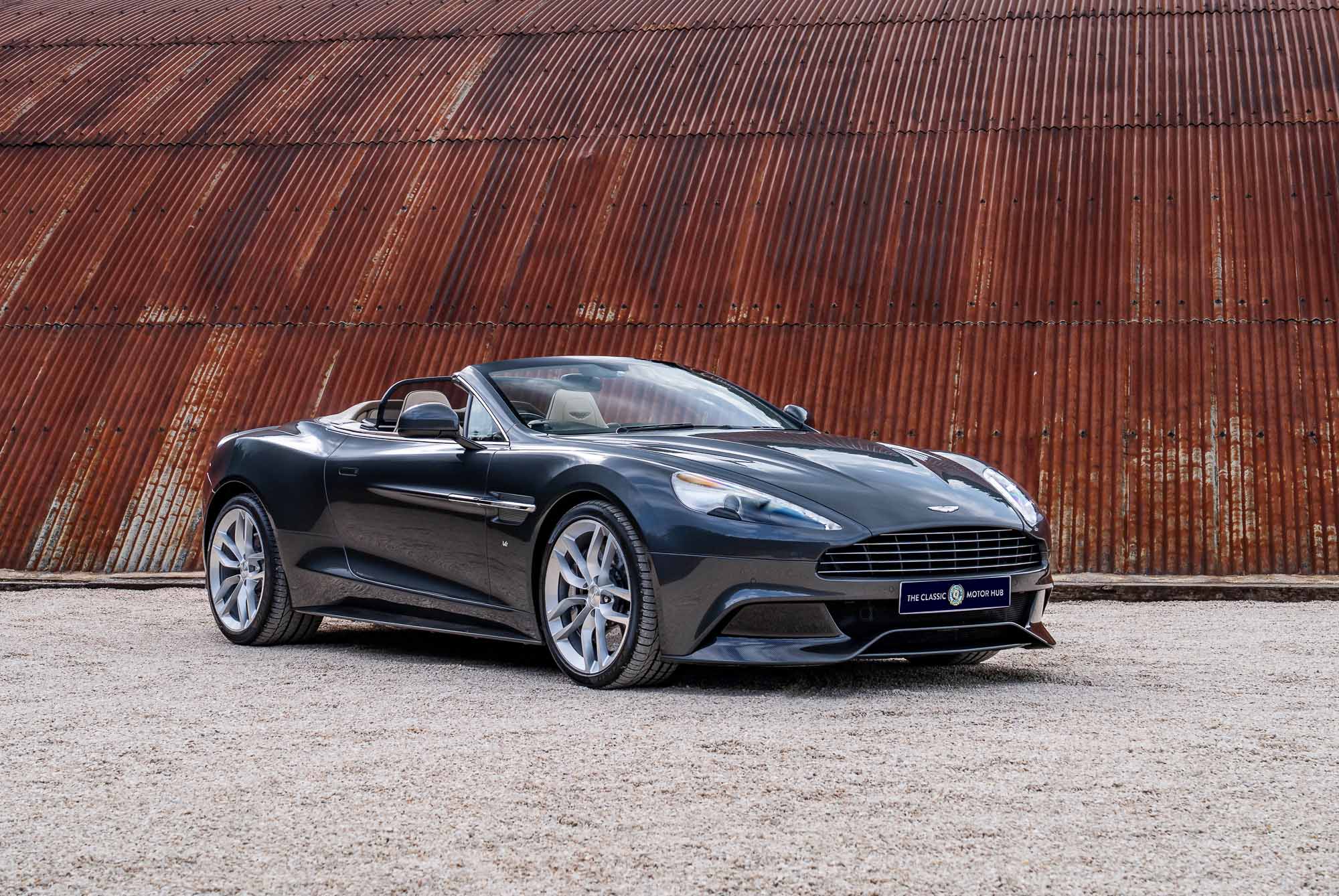 Aston Martin Vanquish-P10