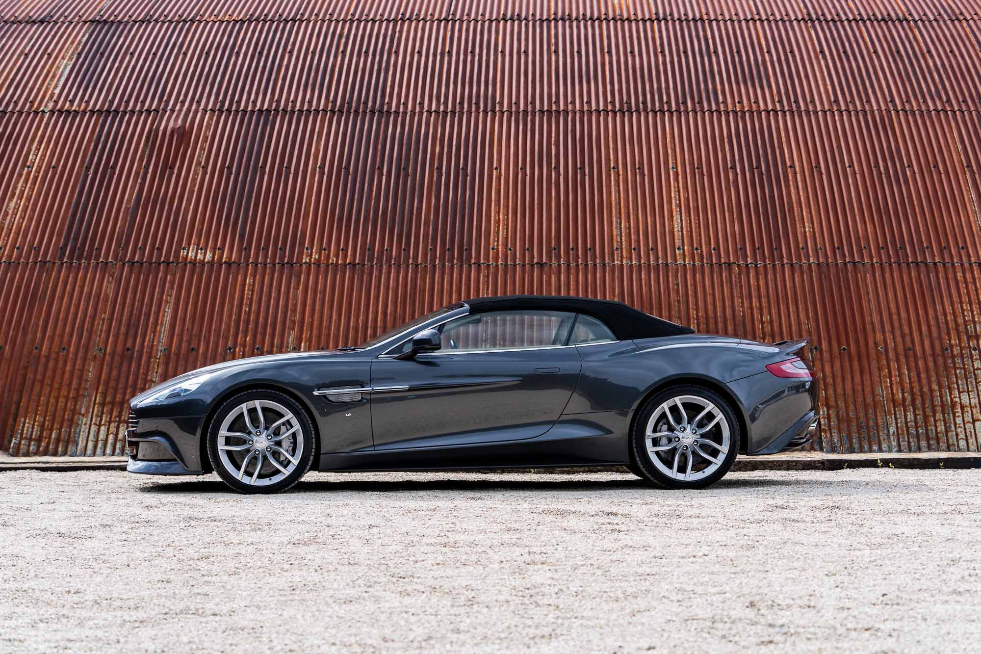 Aston Martin Vanquish-P3