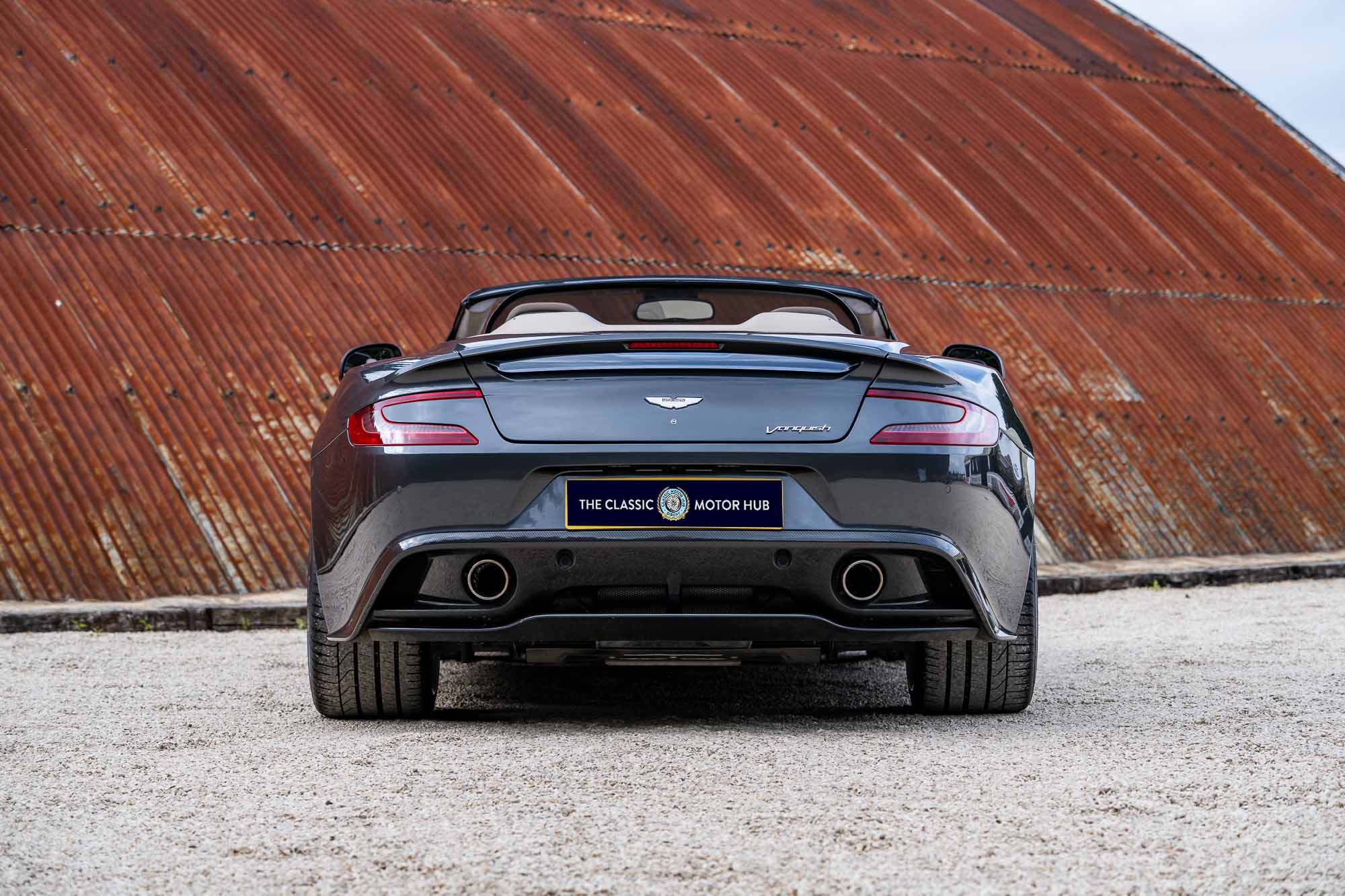 Aston Martin Vanquish-P5