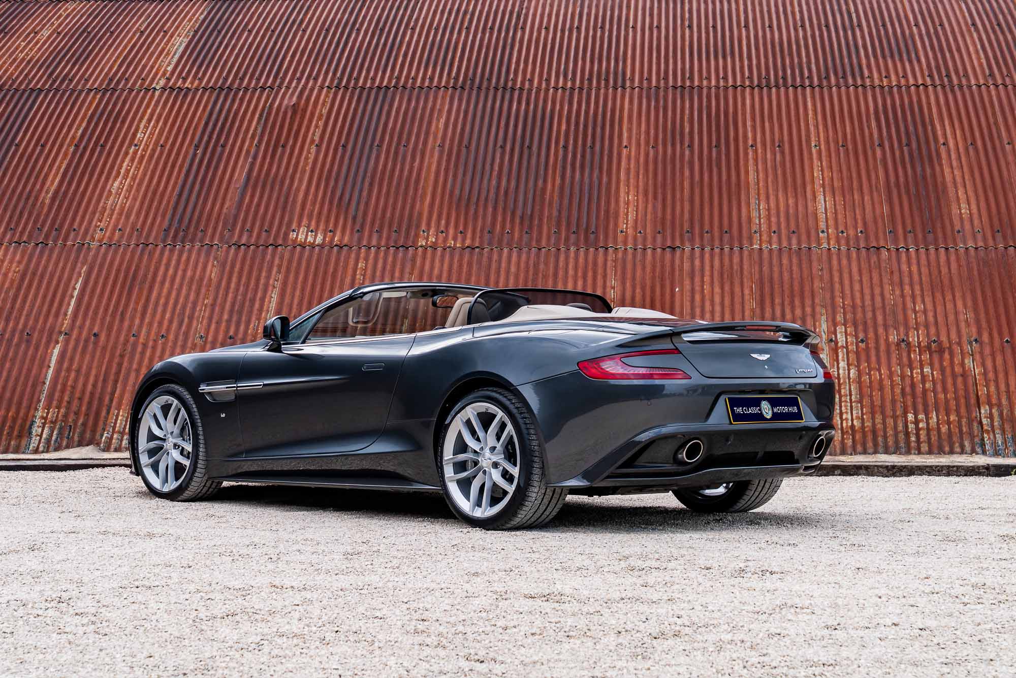 Aston Martin Vanquish-P9