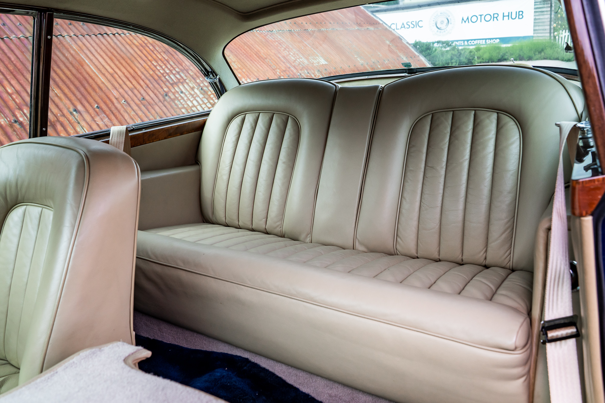 Bentley_Continental-P30