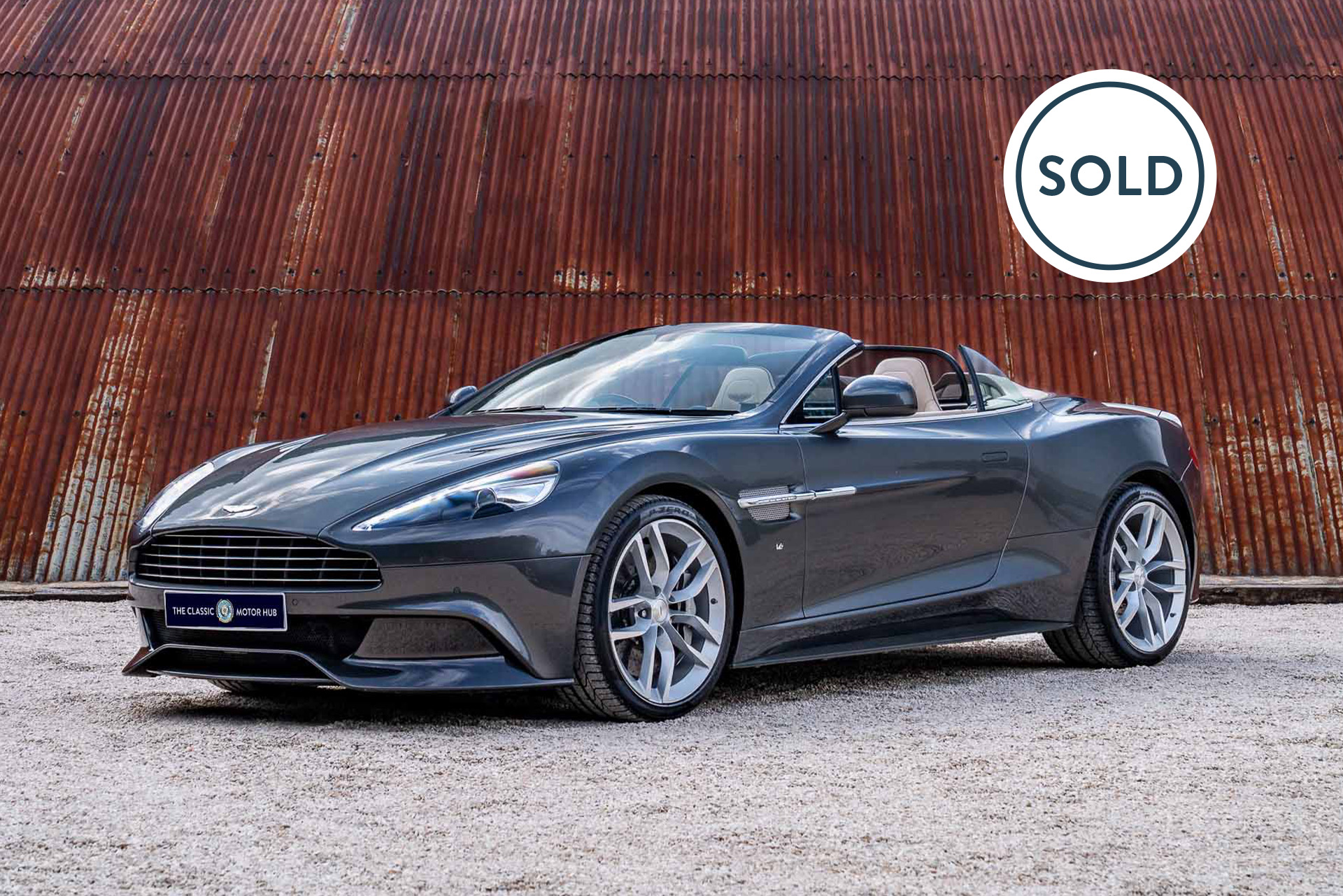 Aston Martin Vanquish Volante (2017)