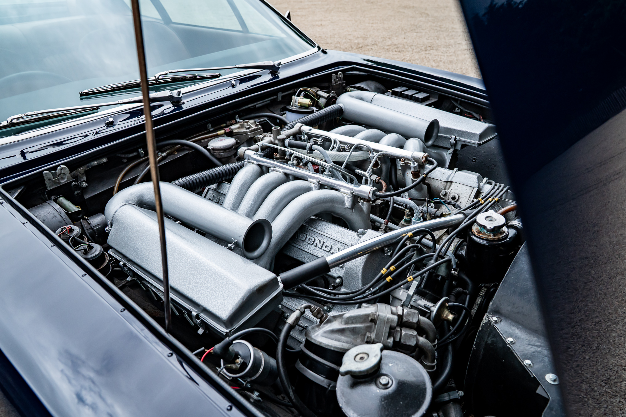 Aston MartinDBS-P32