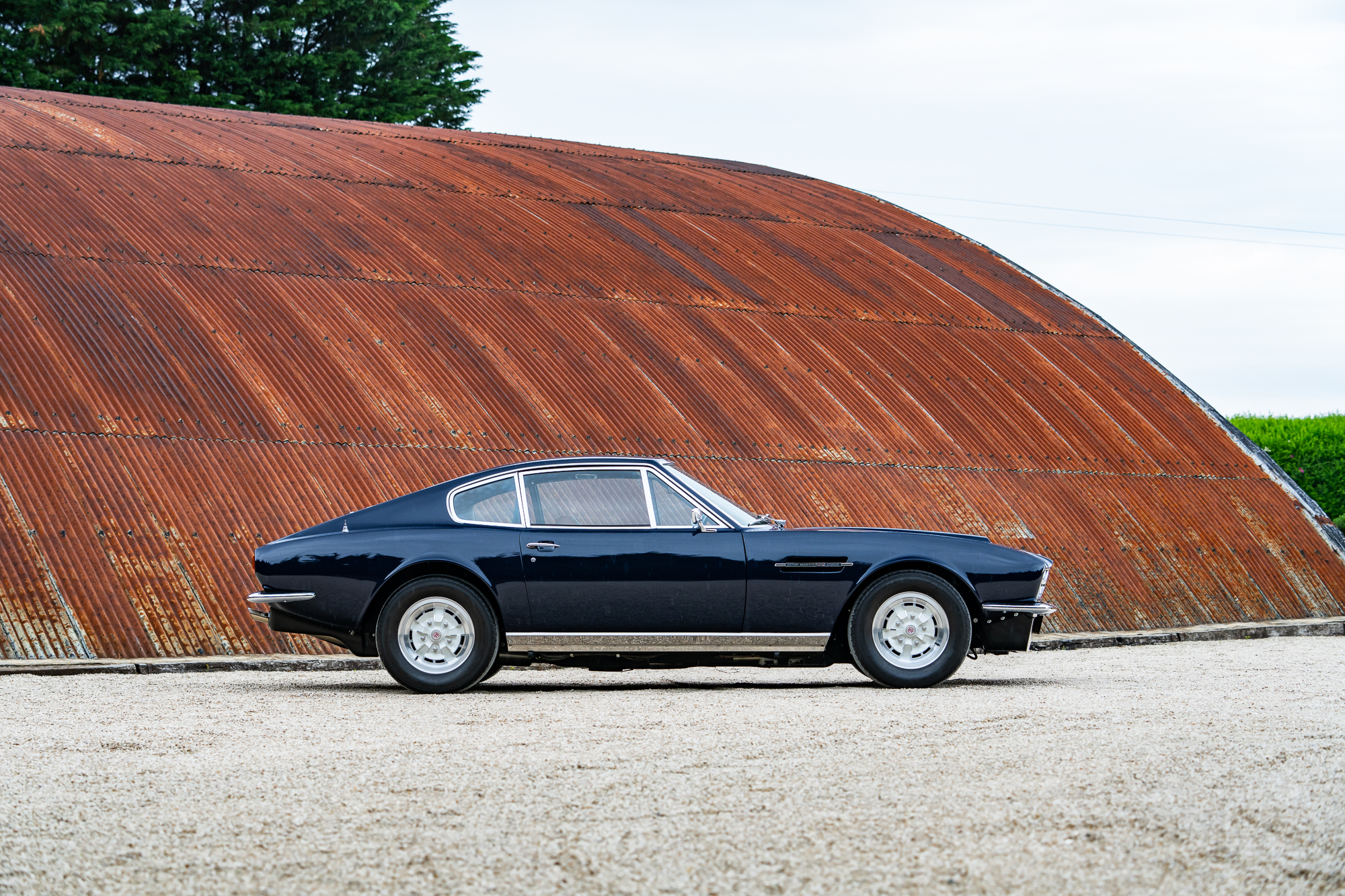 Aston MartinDBS-P5