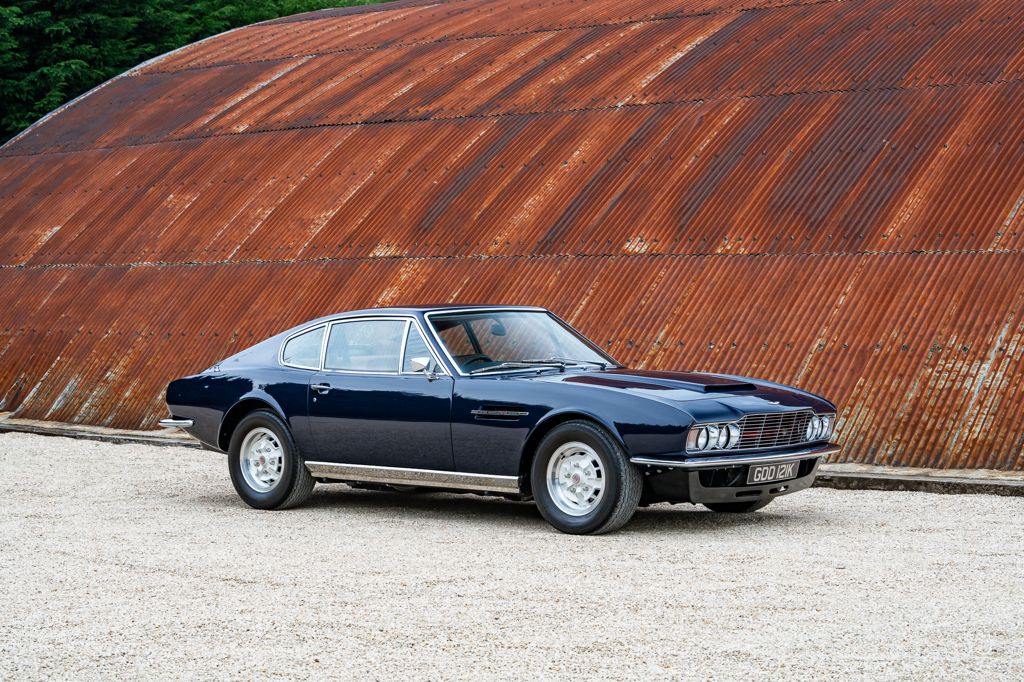 Aston MartinDBS-P7
