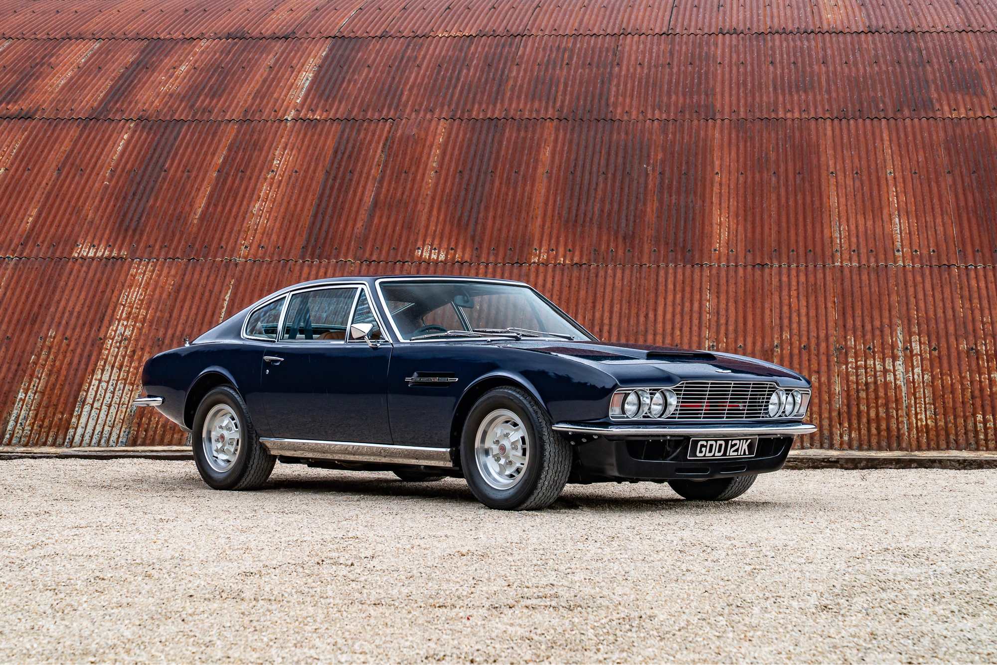 Aston MartinDBS-P8