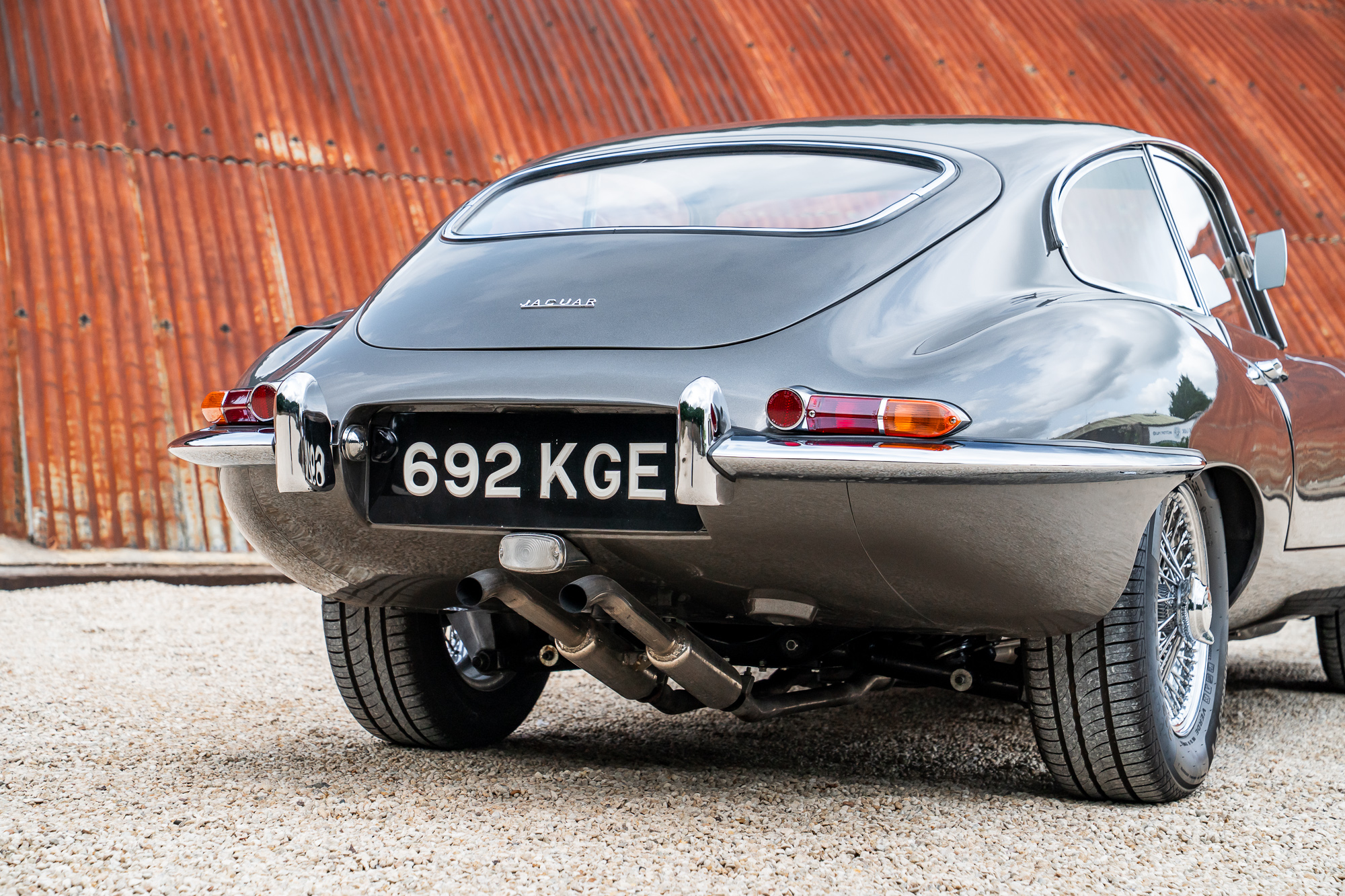 Jaguar E-Type_exterior-27