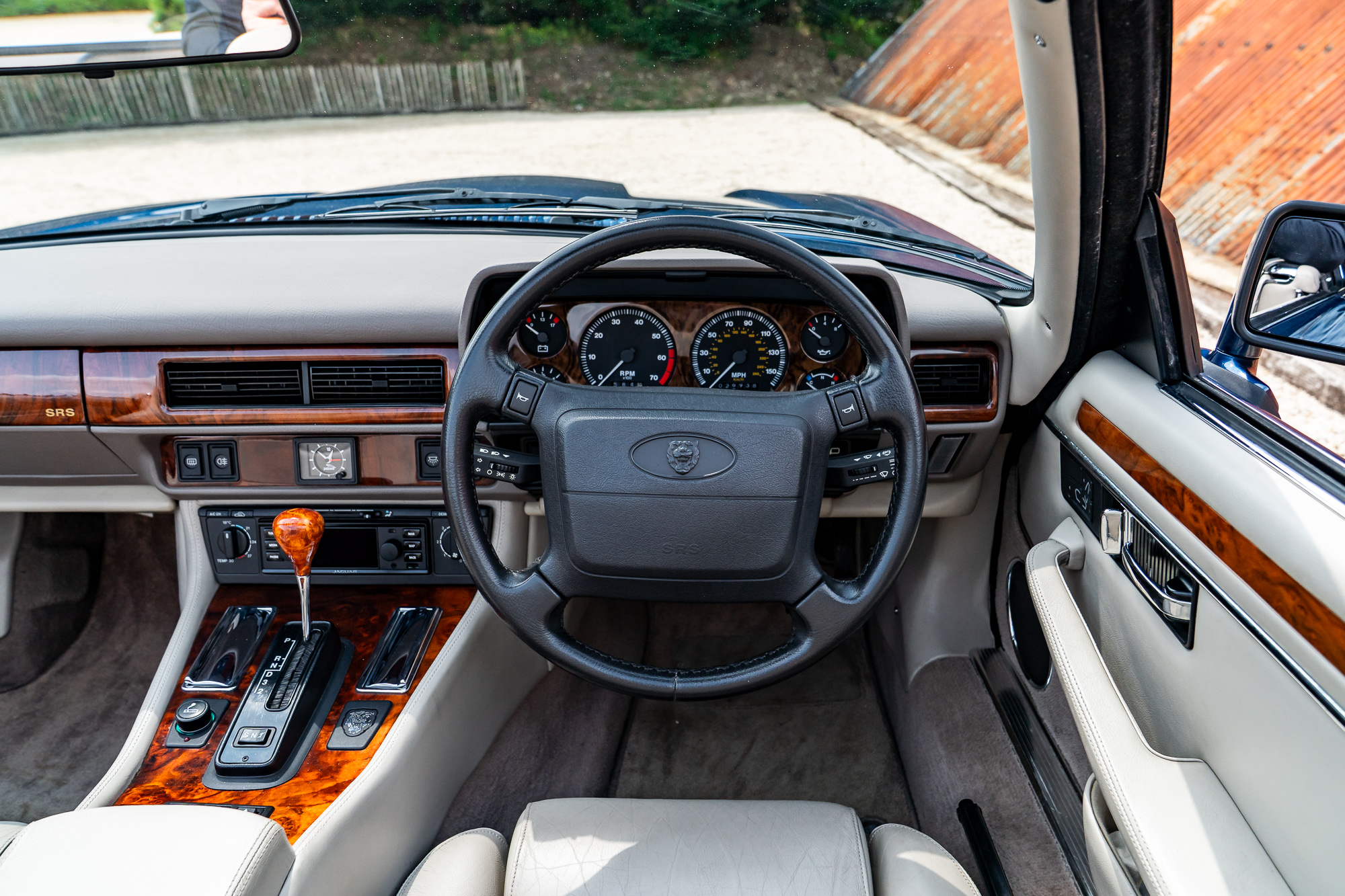 Jaguar XJS-P27