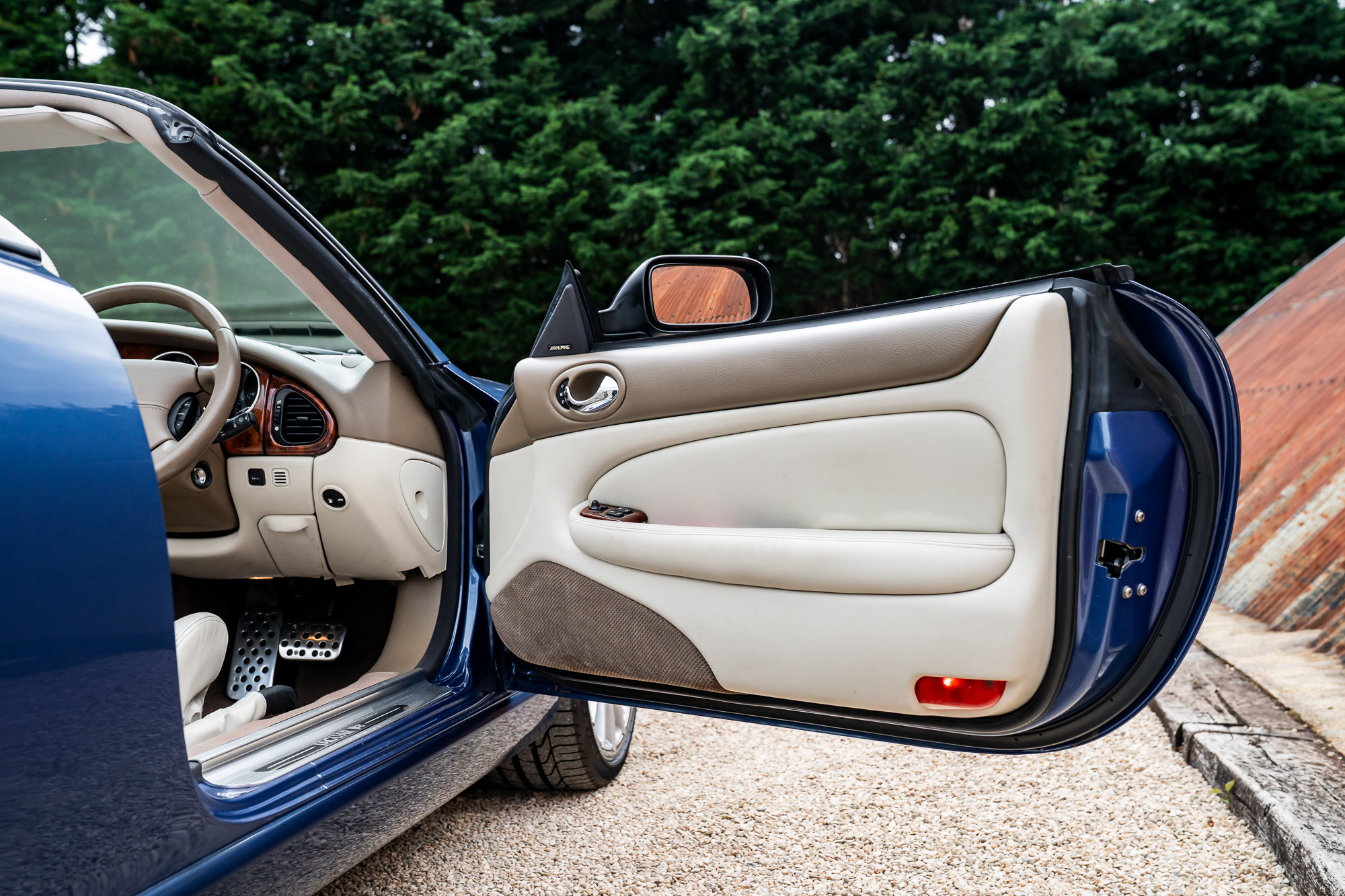 Jaguar XKR-P24