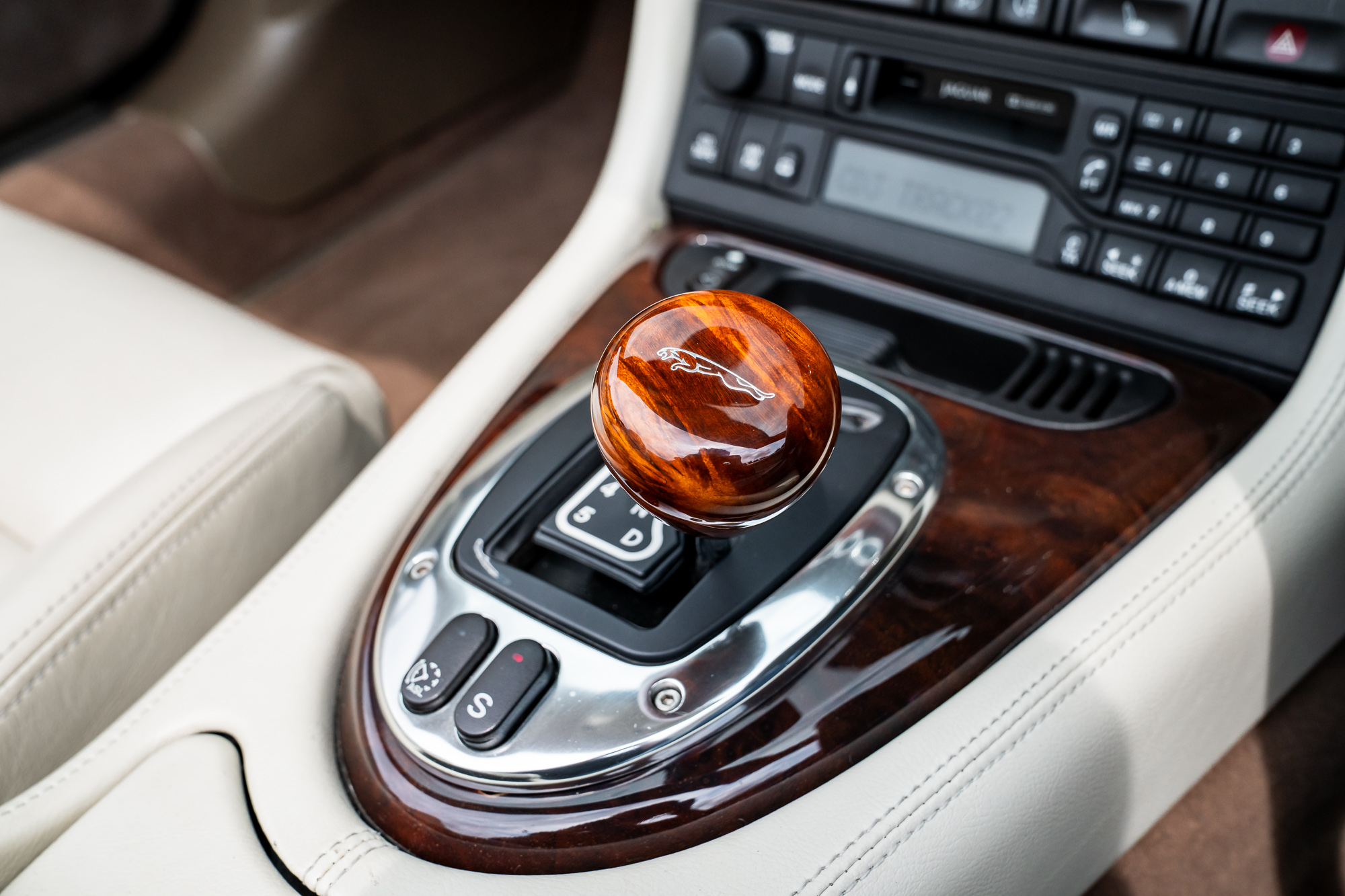 Jaguar XKR-P28