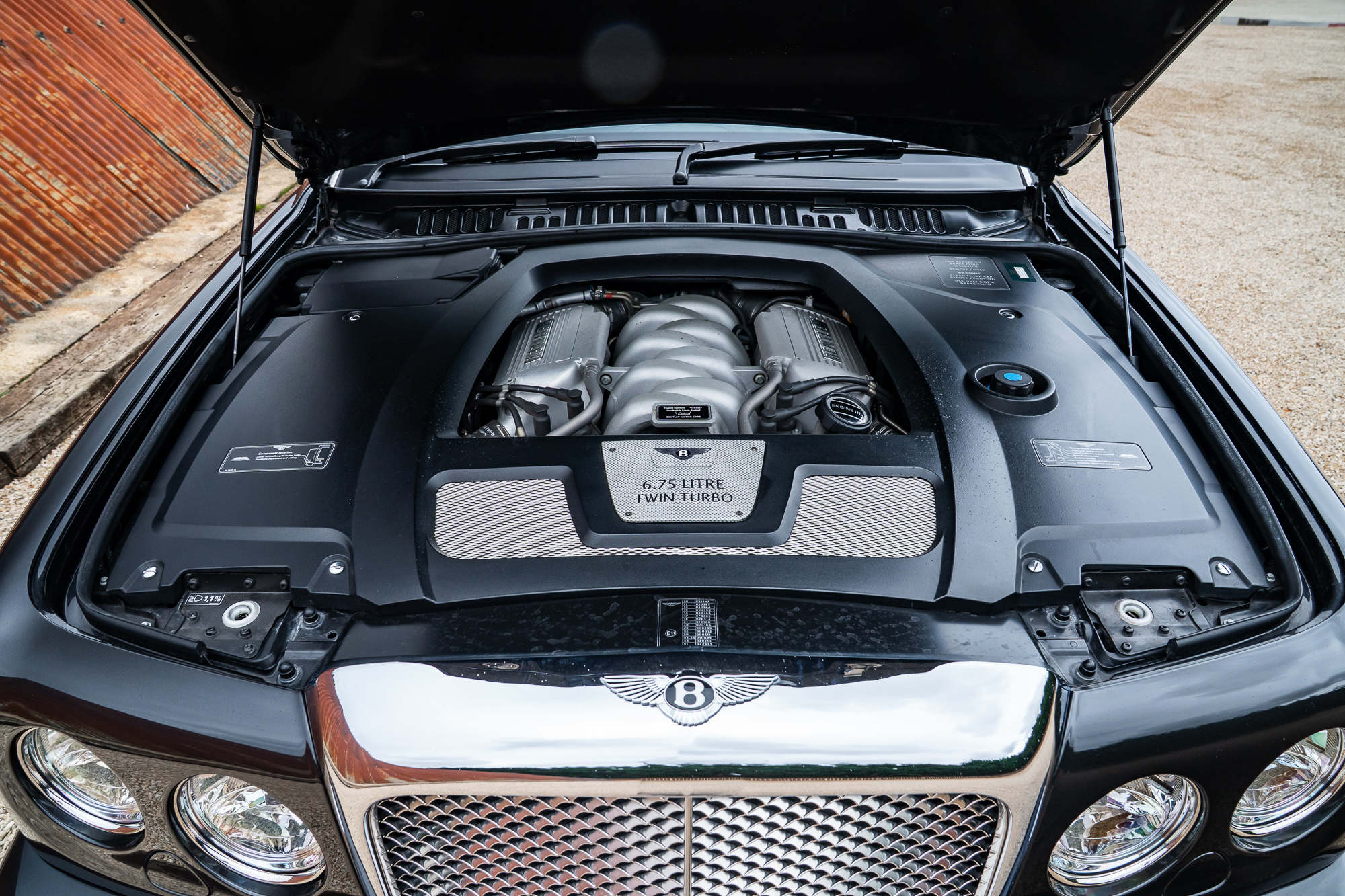 Bentley Arnage_engine-1