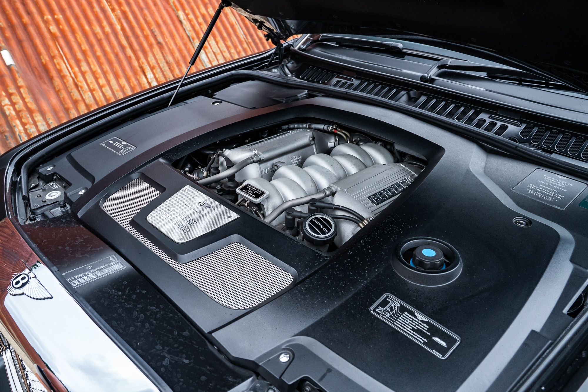 Bentley Arnage_engine-2