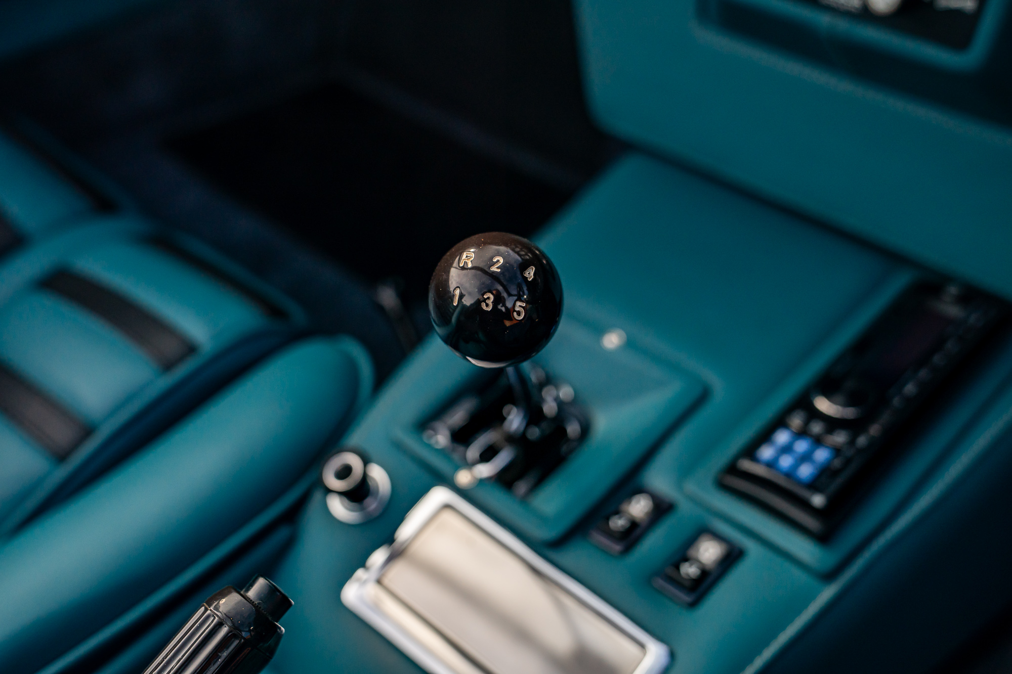 Ferrari 365 GTB_interior-19