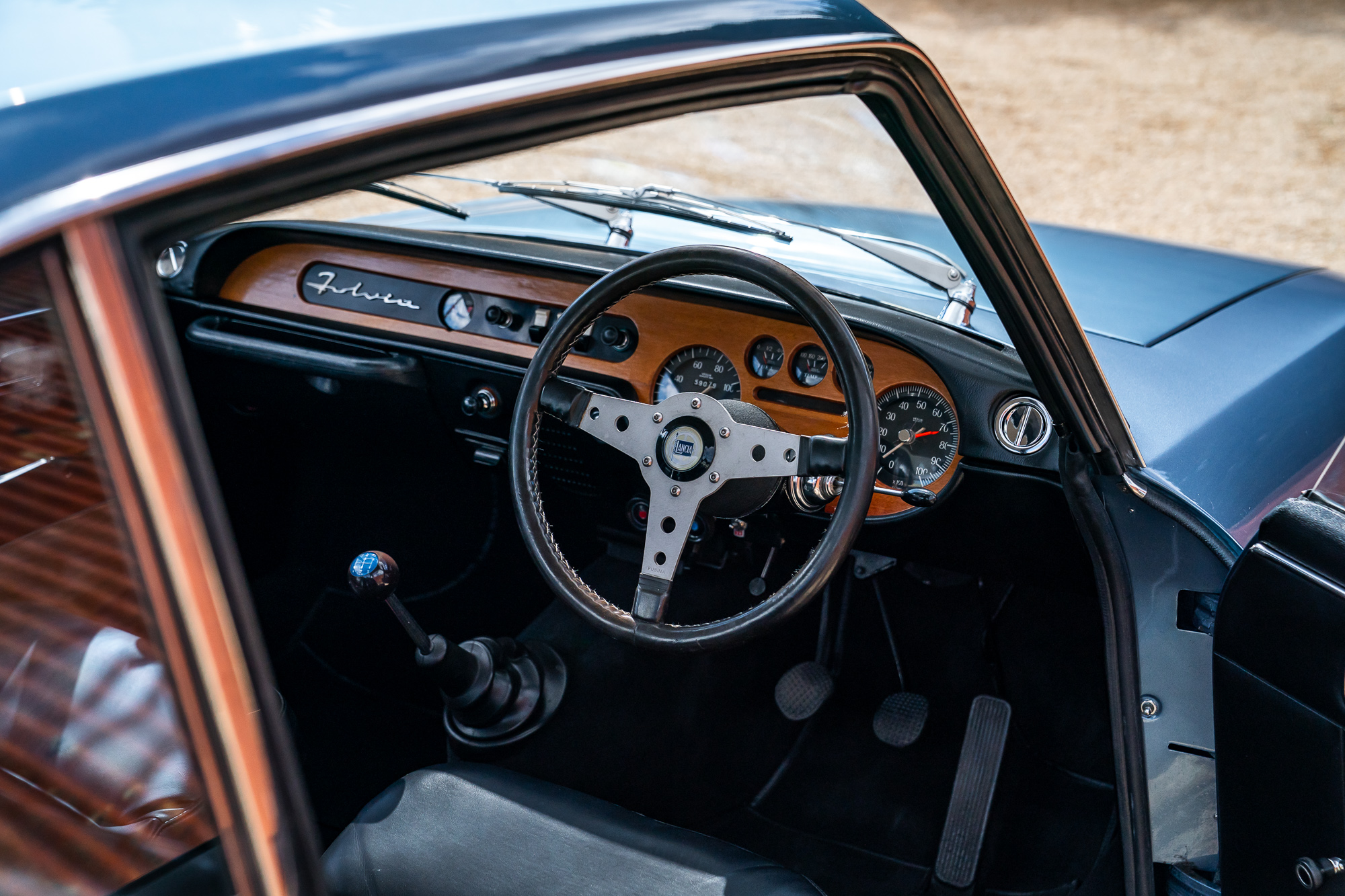 Lancia_Fulvia_interior-1