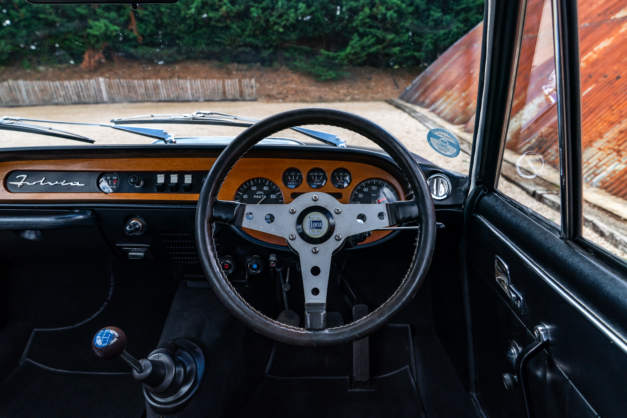 Lancia_Fulvia_interior-15