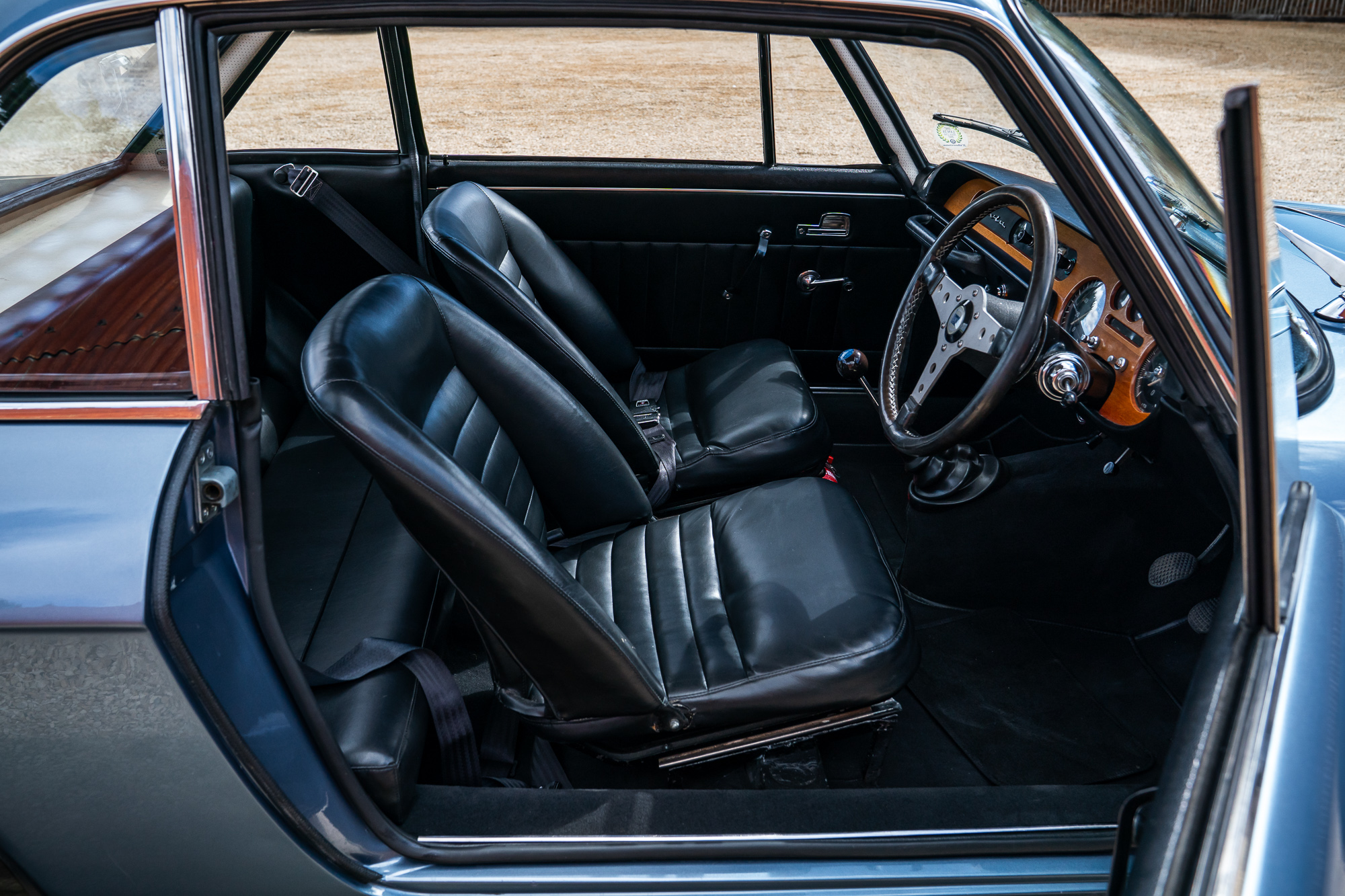 Lancia_Fulvia_interior-4
