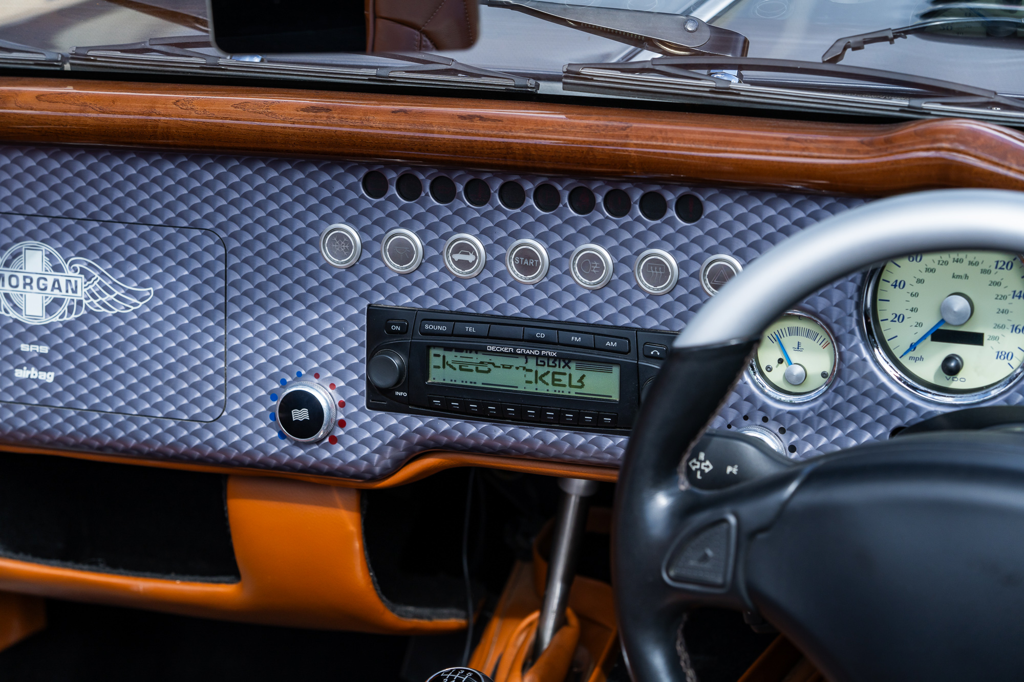 Morgan_Aero8_interior-1