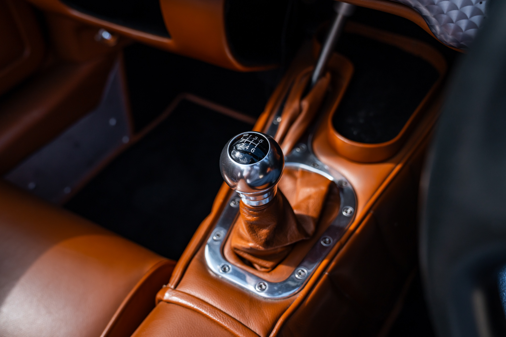 Morgan_Aero8_interior-17