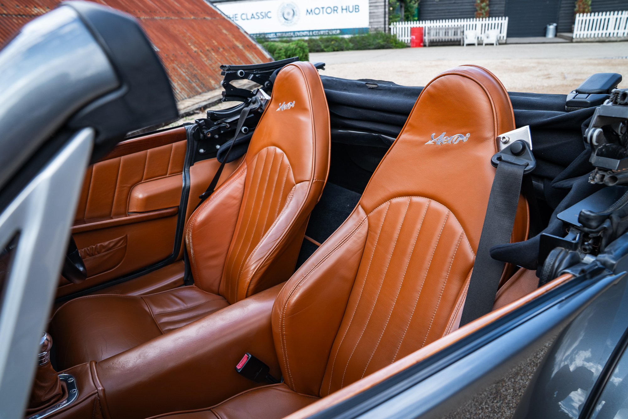 Morgan_Aero8_interior-18