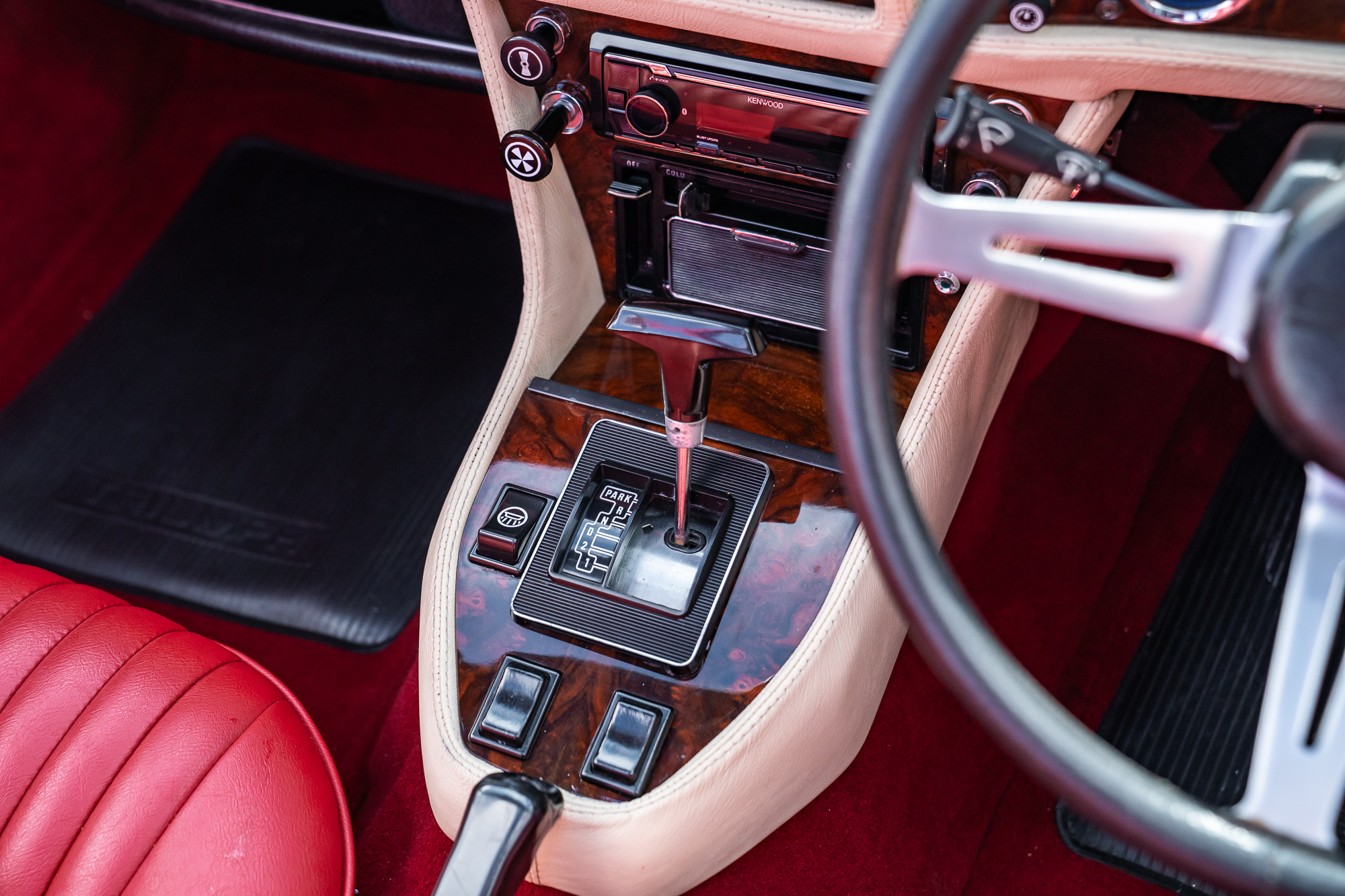 Triumph_Stag_interior-14