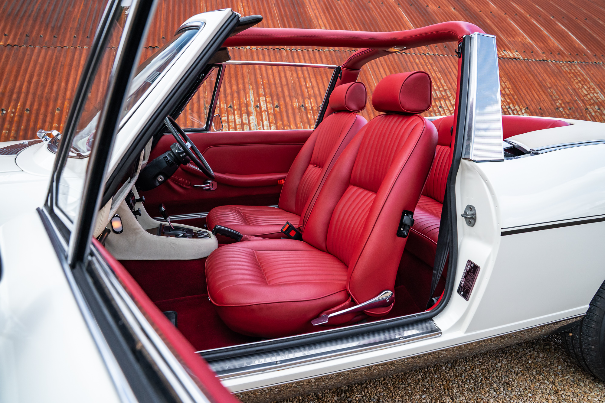 Triumph_Stag_interior-4