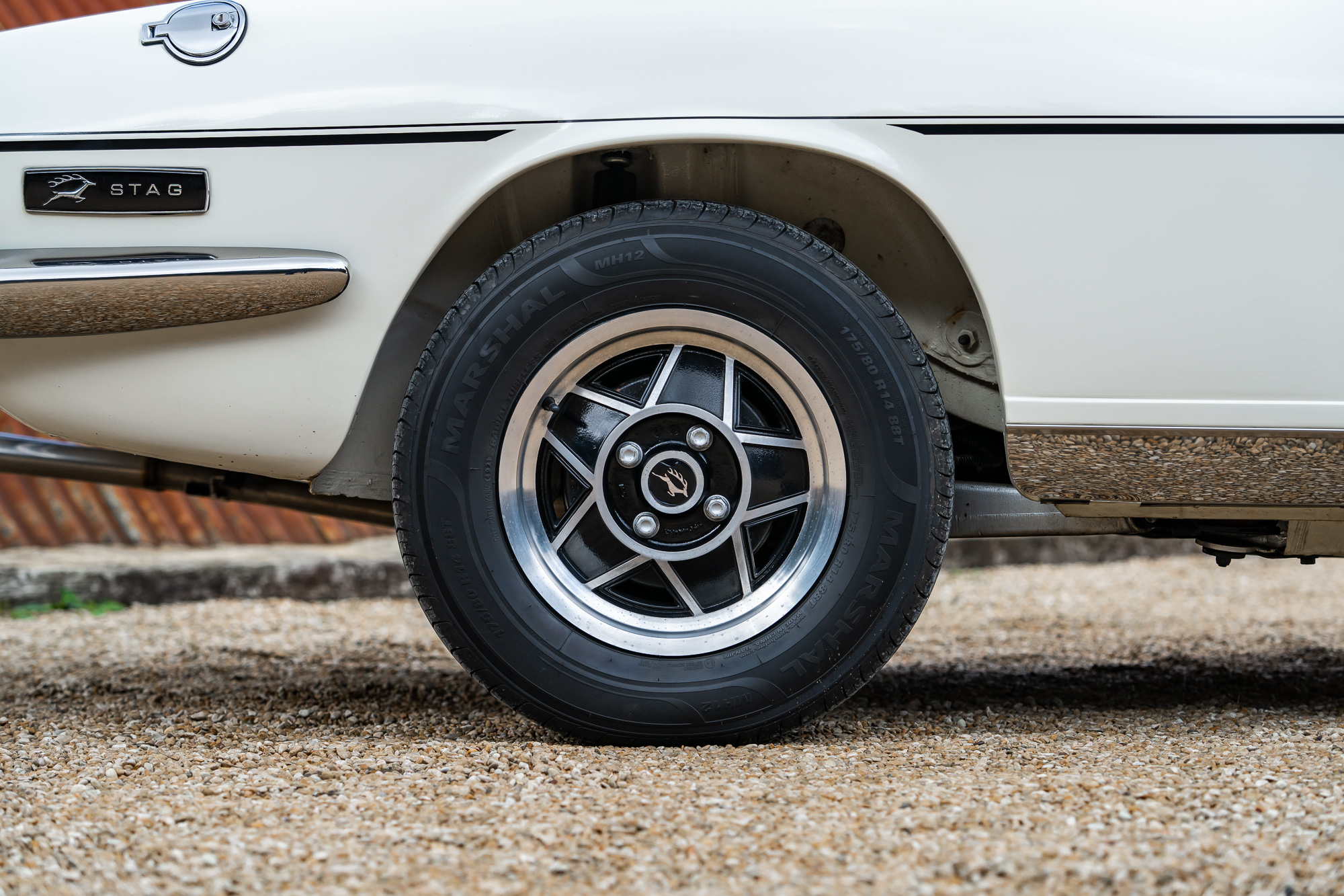 Triumph_Stag_wheels-4